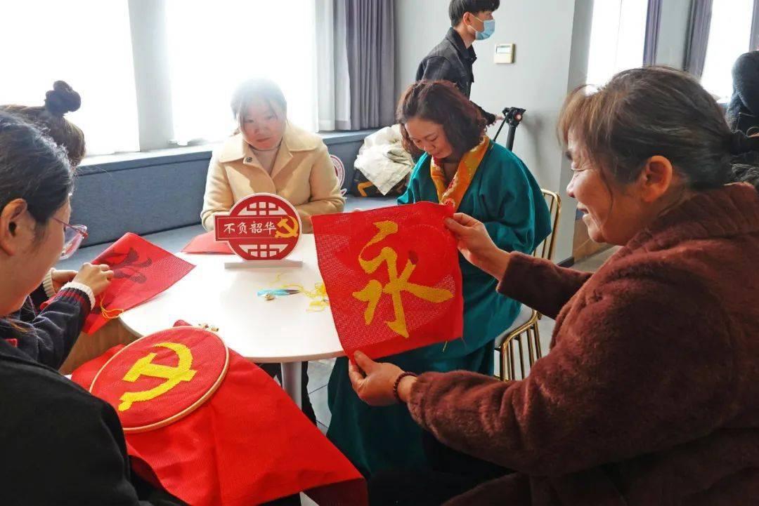 小猫钓鱼游戏龙王版有船