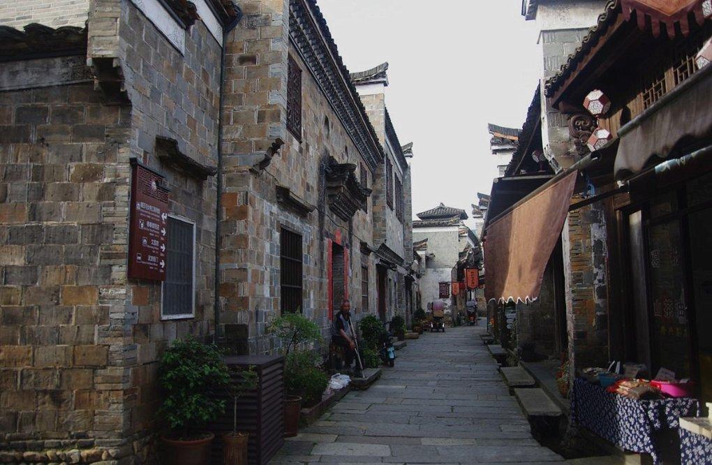 “十四冬”单板滑雪平行大回转比赛圆满结束 向气象工作者致敬