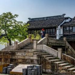 攀登高峰